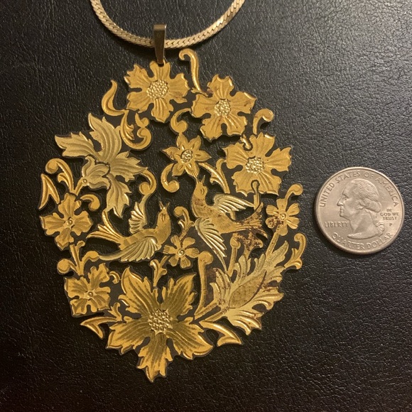 Antique Vintage 1940’s Madrid Damascene Very Large Medallion w/ 20 in chain - Picture 3 of 7